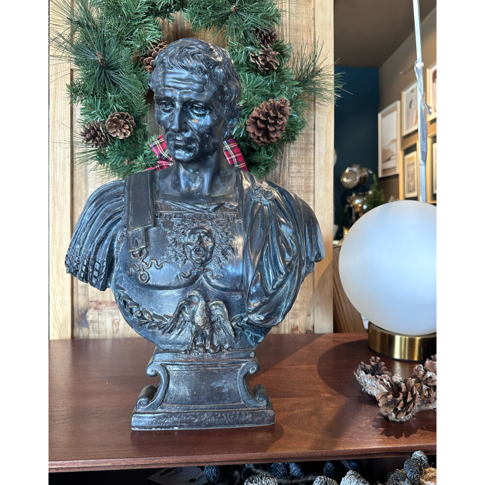 Scultura di ispirazione classica in resina nera - immagine 3